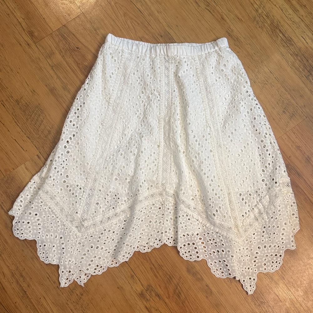 Chelsea & Theodore Eyelit Asymmetrical Skirt White Sz L NWT